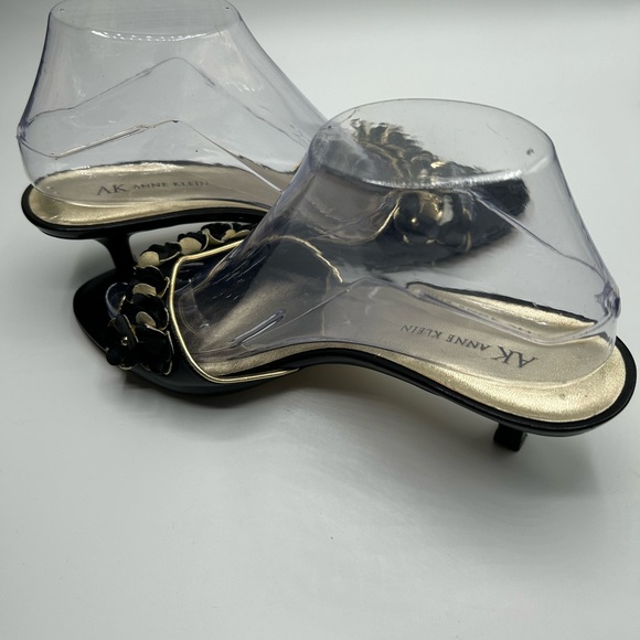 Women’s Anne Klein Black Slip on Kitten Heel Leather Sandals Size 8 1/2 - Picture 6 of 12